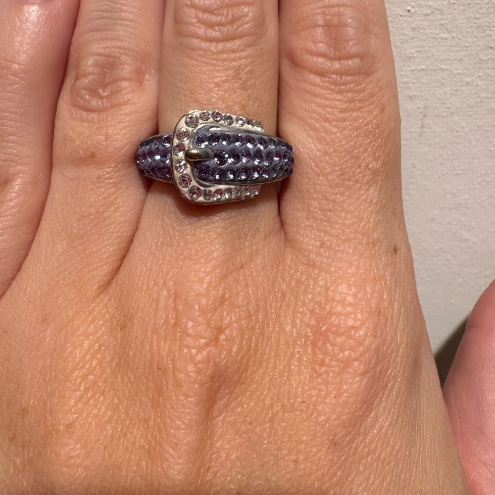 Elegant Silver and Purple Buckle Ring